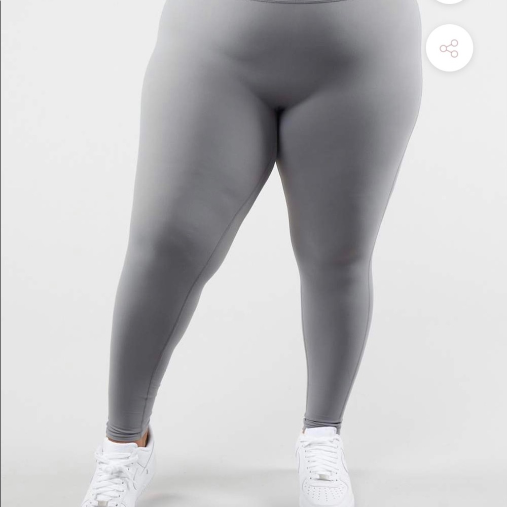 NWT in package Buff Bunny Legacy Leggings- Shaded